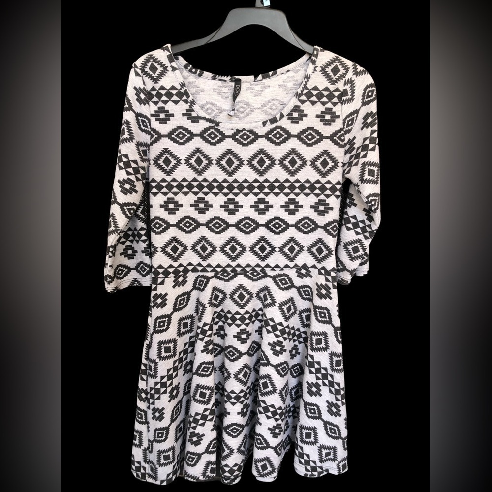 Juniors Extra Large Gray and Black Tribal Dress